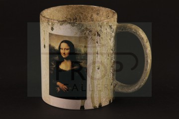 Distressed Mona Lisa mug